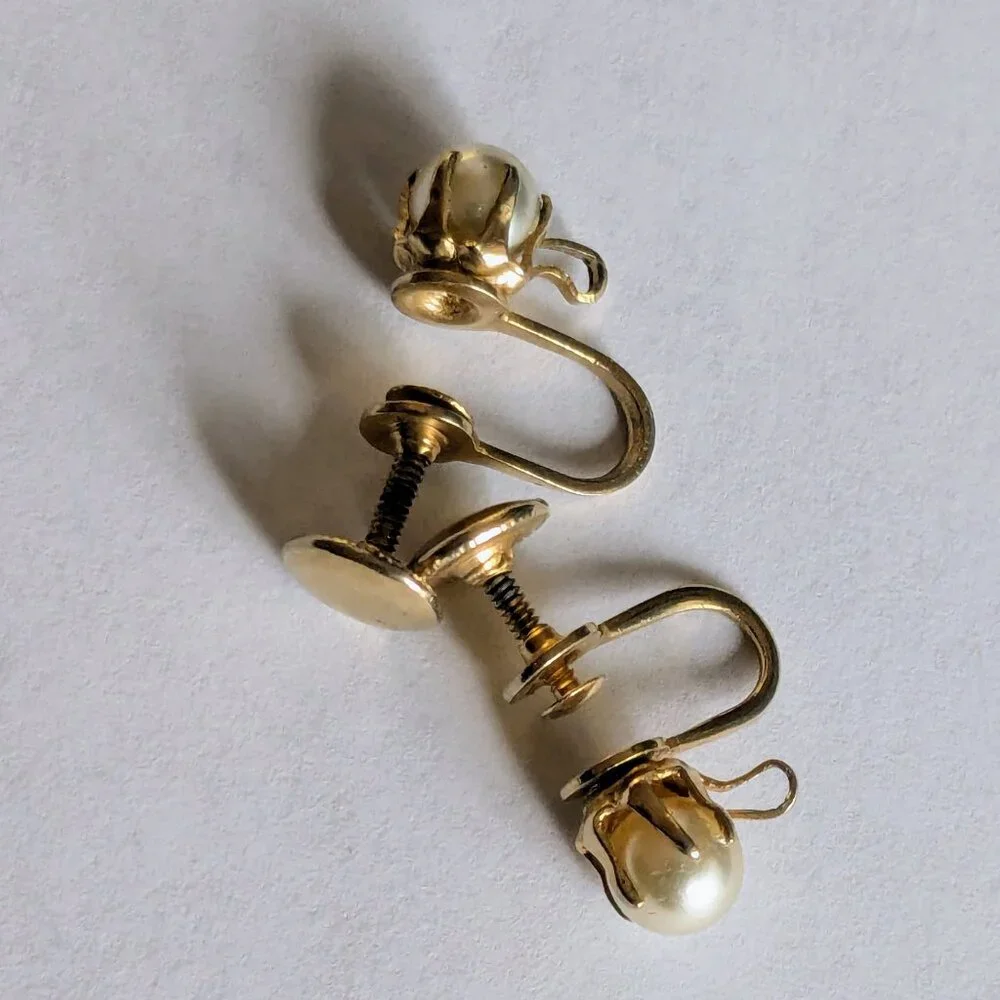Stunning Vintage Pearl Screw Back Earrings Gold Tone Retro Mid-Century Jewelry